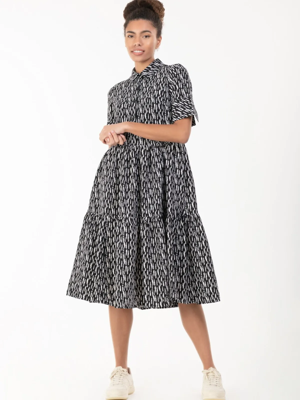 Jolie Moi Shirt Dresses|Office Dresses-Amara Tiered Midi Shirt Dress, Black Geo