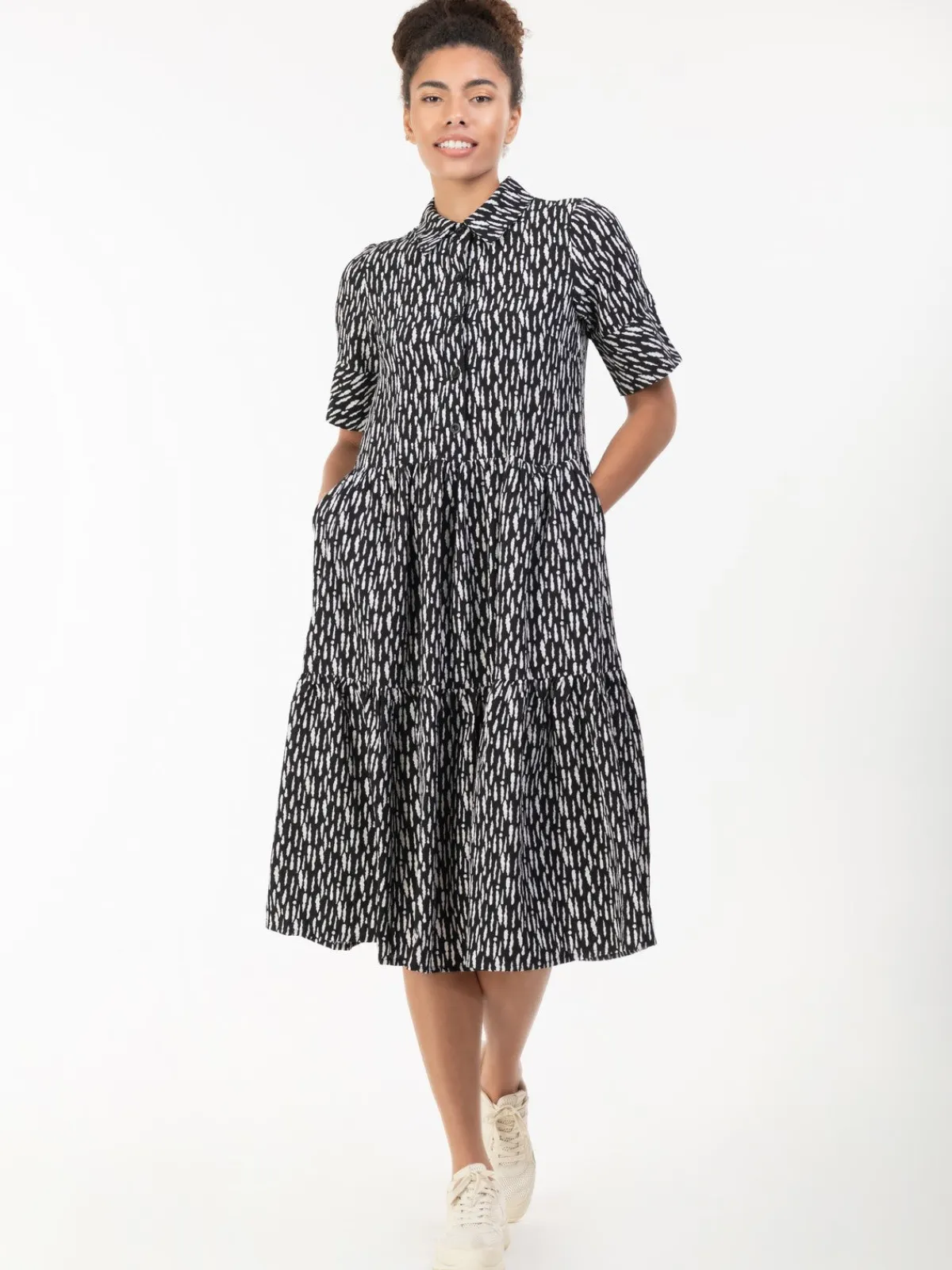 Jolie Moi Shirt Dresses|Office Dresses-Amara Tiered Midi Shirt Dress, Black Geo