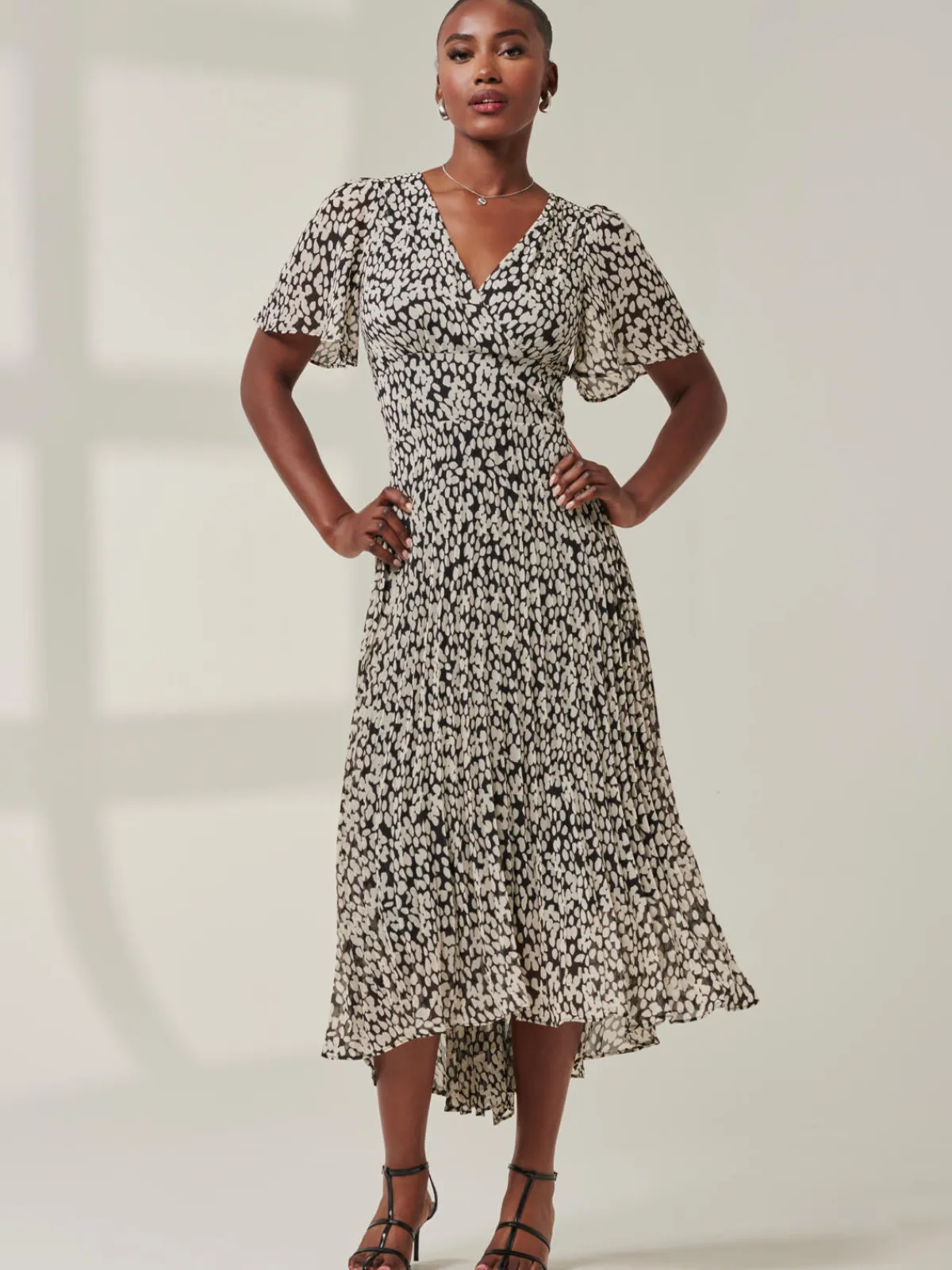 Jolie Moi Occasion Dresses|Office Dresses-Chelsea Pleated Chiffon Dip Hem Maxi Dress, Black Geo