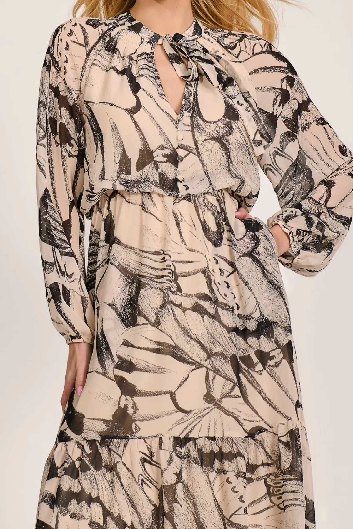 Jolie Moi Wedding Guest|Wedding Guest-Chiffon Long Sleeve Tiered Maxi Dress, Beige Pattern