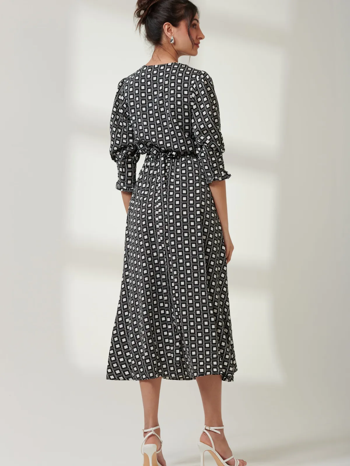 Jolie Moi Office Wear|Office Dresses-Daphne Puff Sleeve Bodycon Dress, Black Geo