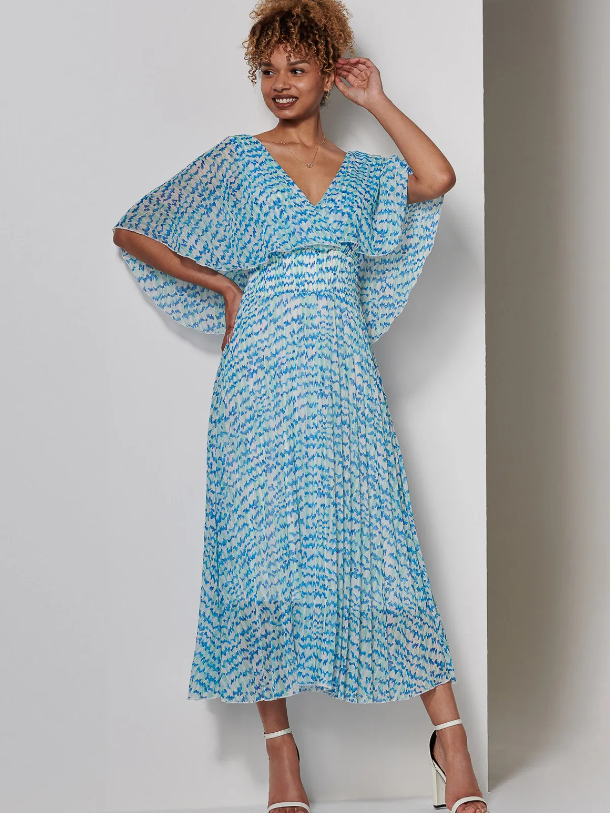 Jolie Moi Weekend Casuals|Maxi Dresses-Kyra Pleated Chiffon Maxi Dress, Blue Abstract
