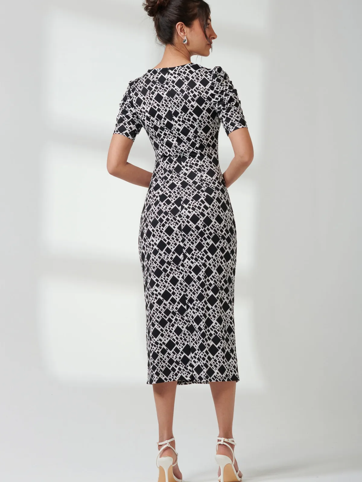 Jolie Moi Occasion Dresses|Jersey Dresses-V Neck Bodycon Midi Dress, Black Geo
