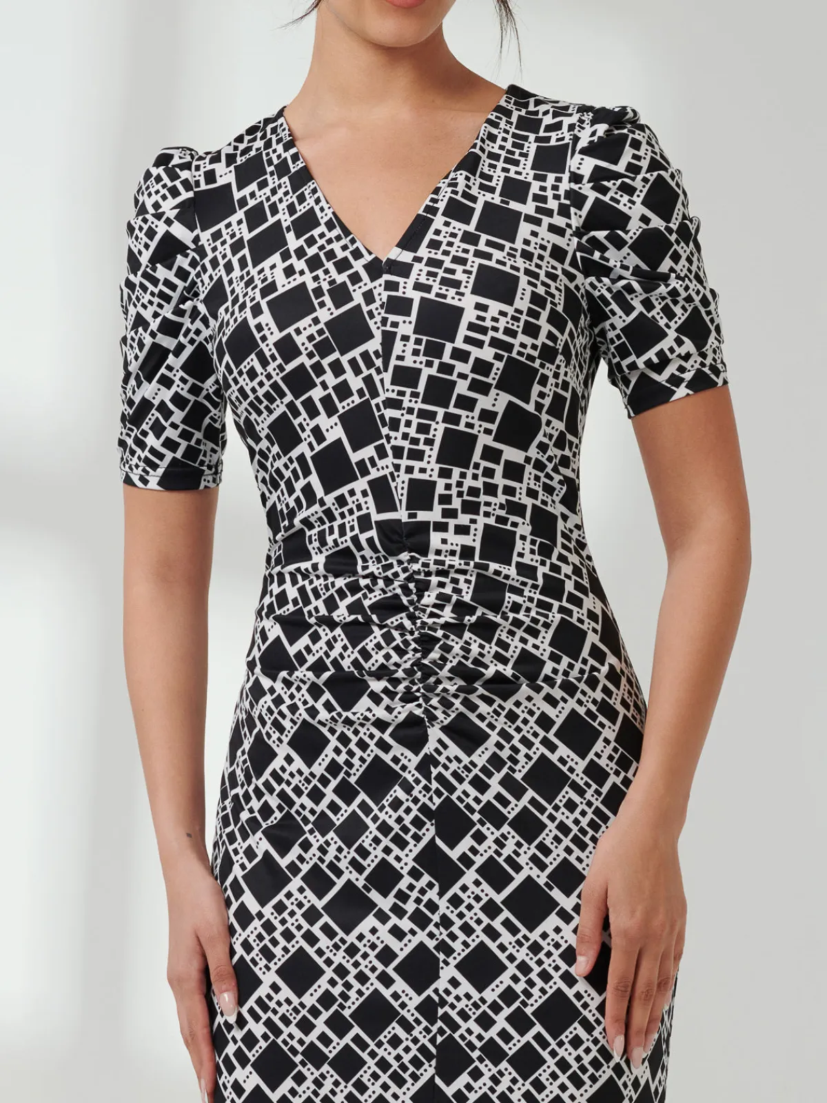 Jolie Moi Occasion Dresses|Jersey Dresses-V Neck Bodycon Midi Dress, Black Geo